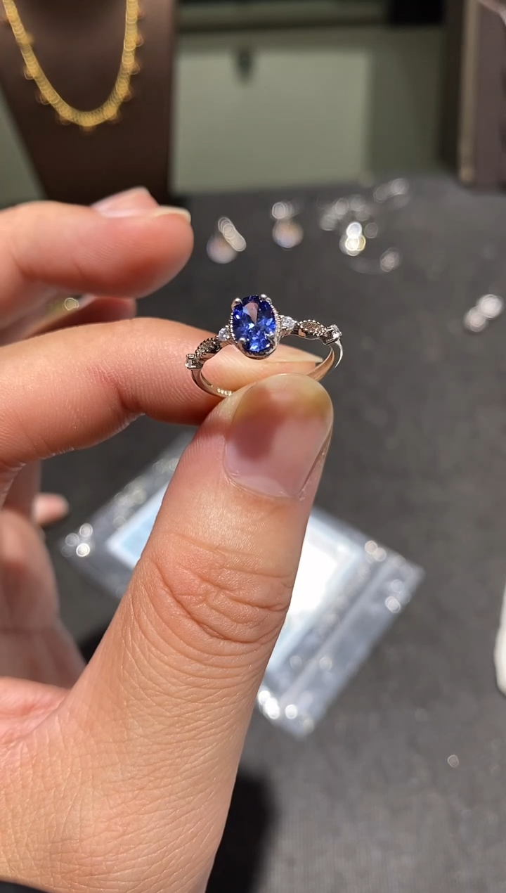 银S925镶嵌戒指坦桑石戒指