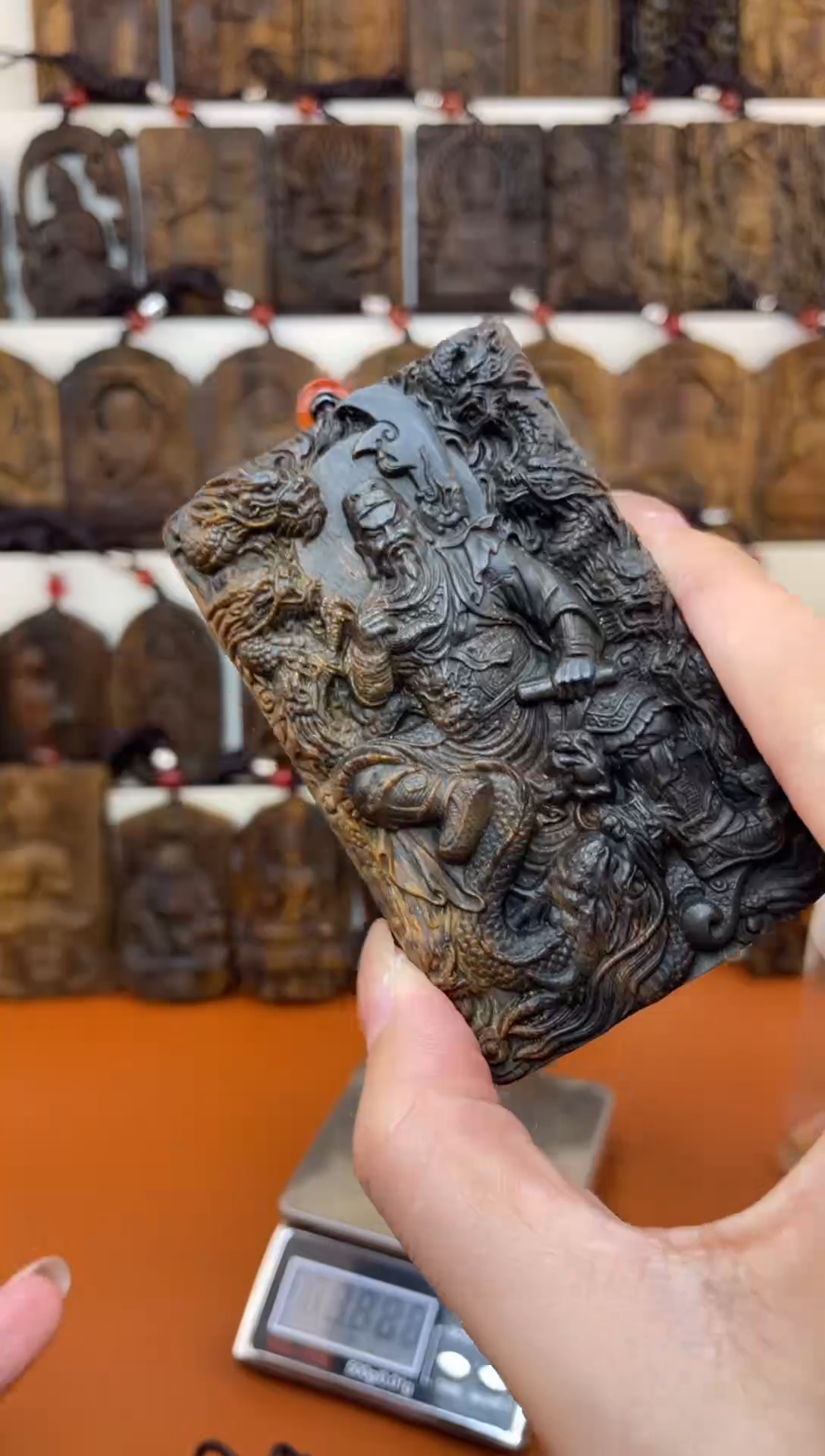 木木雕款芽庄 九龙关公8cm送养香瓶