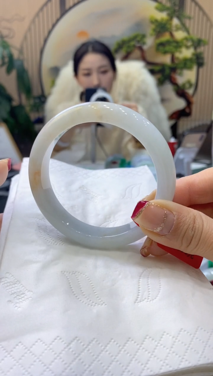 【闪购商品】翡翠手镯未镶嵌99903676