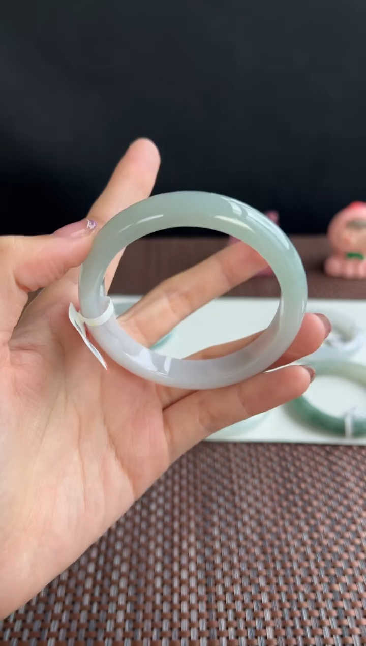 未镶嵌手镯翡翠56号57.7*11.4*7.7