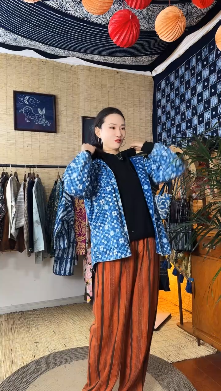 【闪购商品】设计师款蓝方格点帽衫