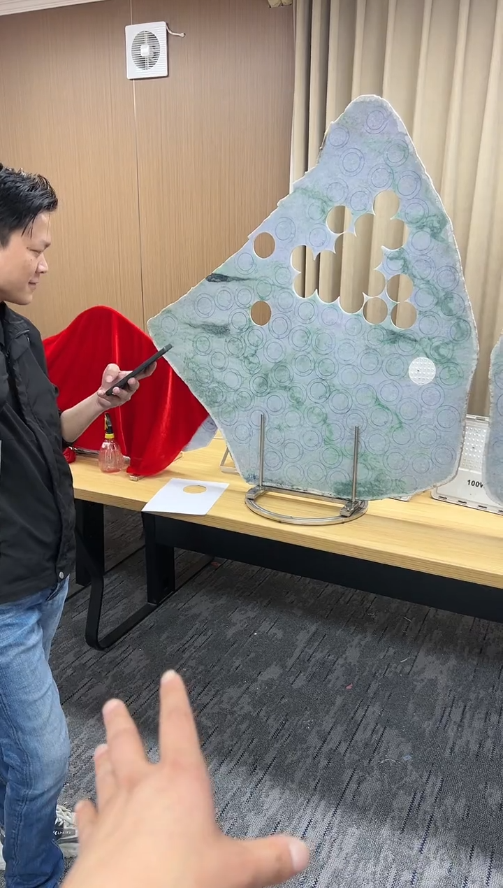 【闪购商品】定制翡翠sz未镶嵌春带彩手镯 多样性发货