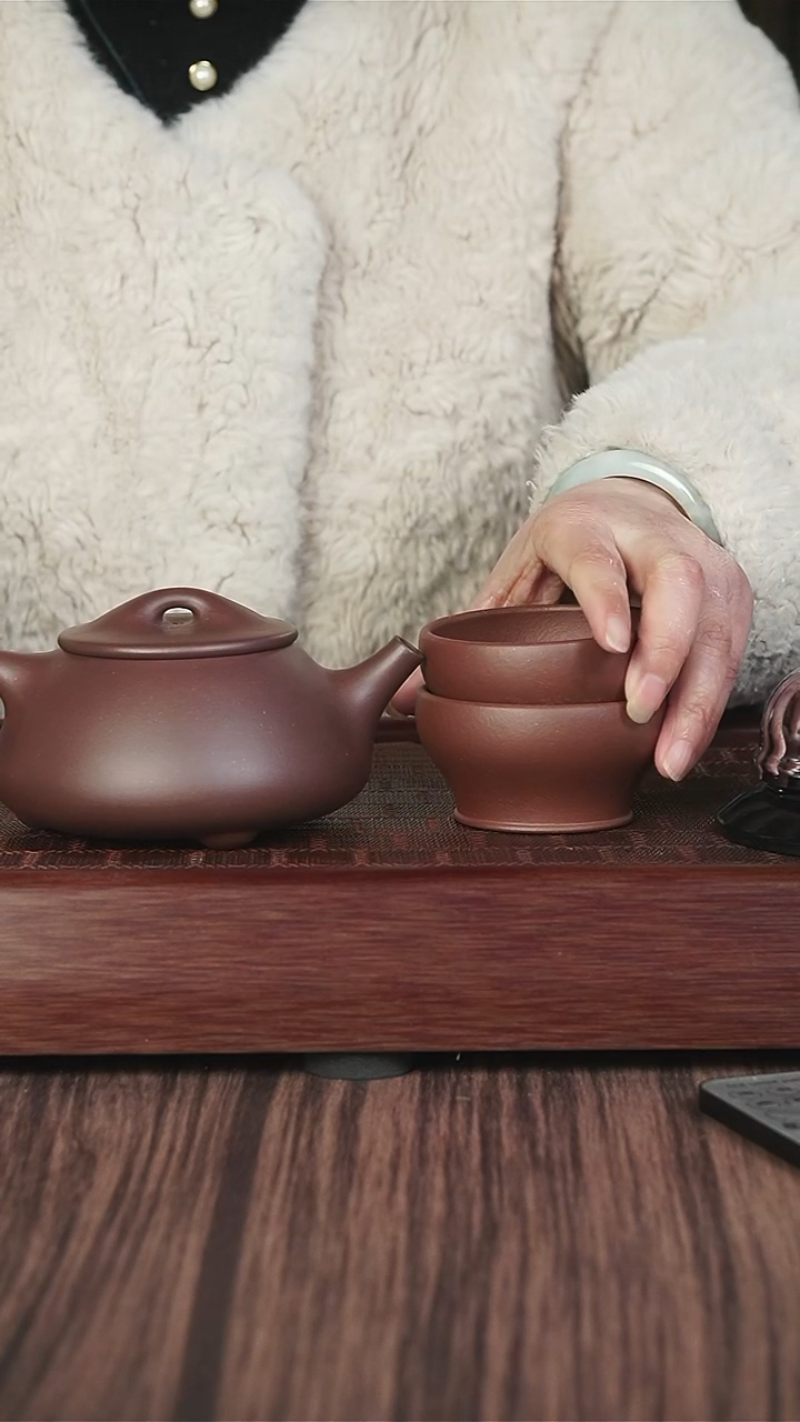 【闪购商品】紫砂茶壶ly紫泥350景舟瓢 +2底槽青杯子