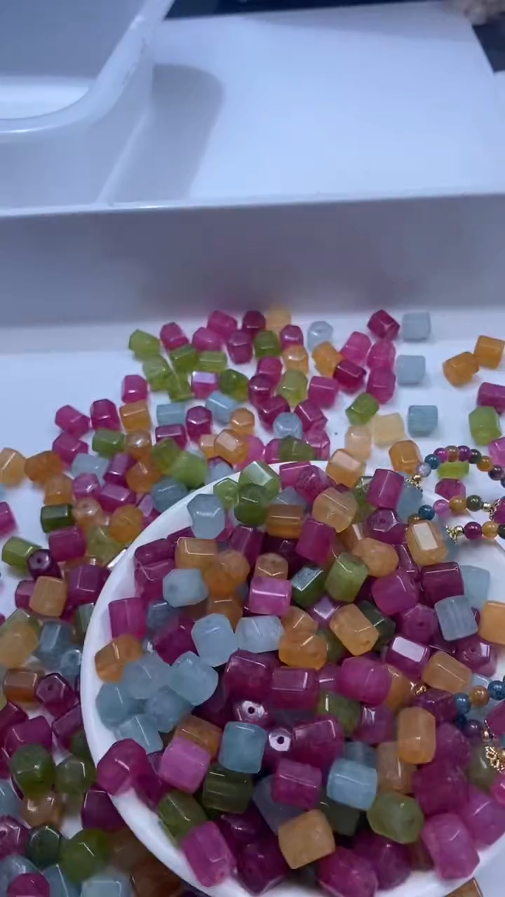 颈饰未镶嵌水晶W3347-彩虹碧玺六棱柱10mm*10颗