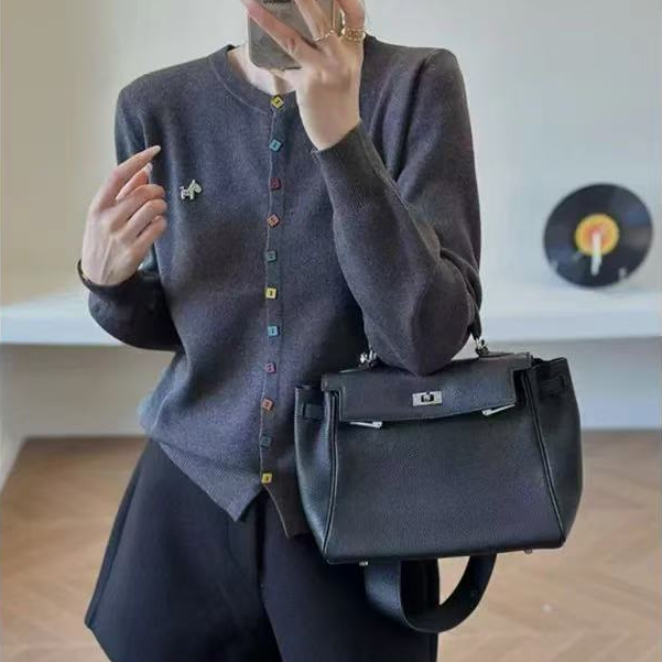 臻选021-040新款显瘦时尚毛衣非主图款按照主播推荐女士