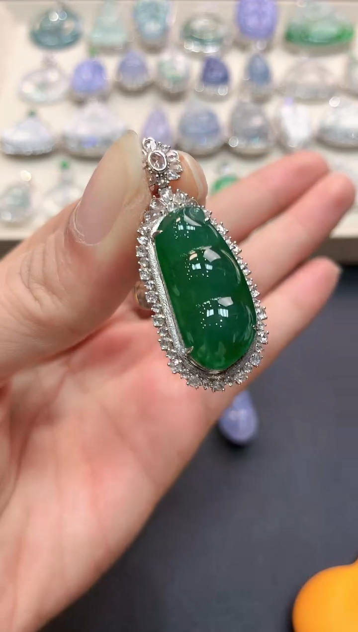 【闪购商品】翡翠吊坠(不含链)18K金镶嵌b109    