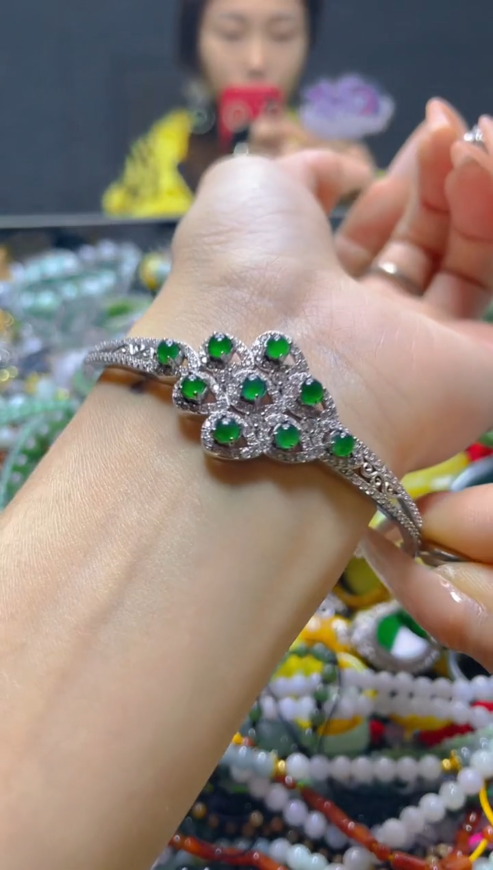 颈饰未镶嵌翡翠/Y/翡翠A货，一件也是批发价