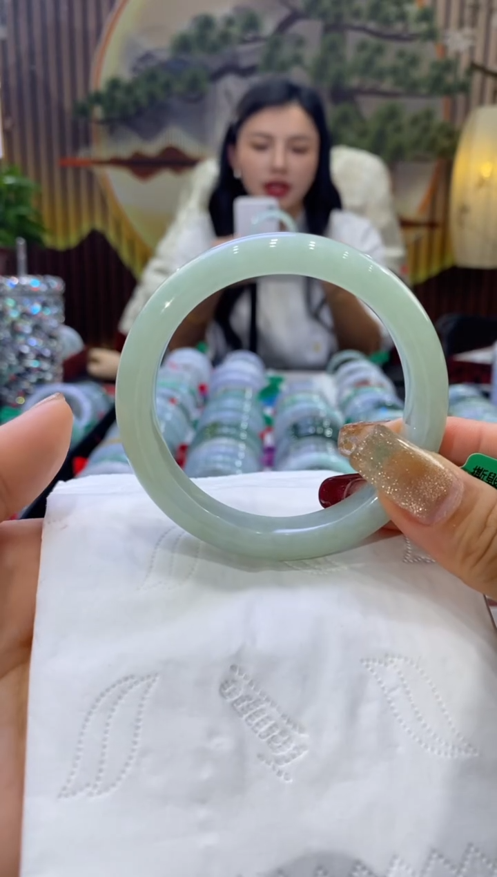 【闪购商品】翡翠手镯未镶嵌多人09844