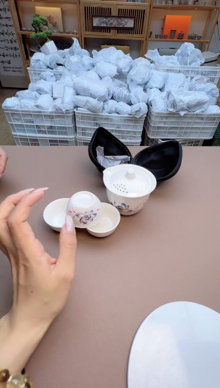 【闪购商品】摆件瓷制品S1111111111111