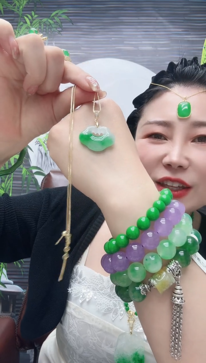 高货冰飘绿如意祥云锁