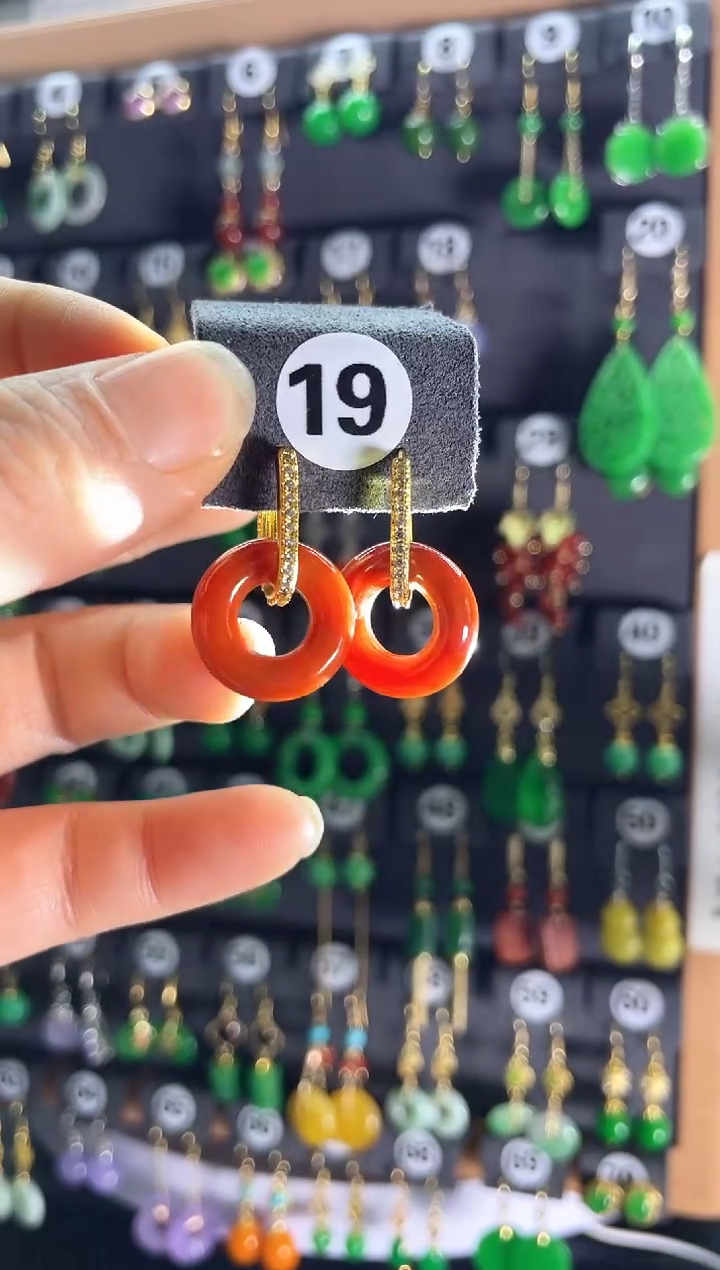 【闪购商品】翡翠耳饰银S925镶嵌19....