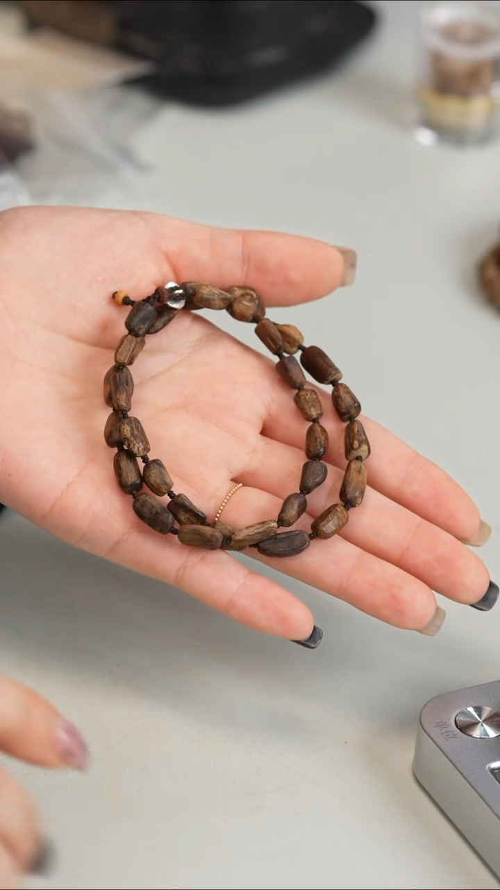 沉香沉香碎屑加雅布拉沉水随形  7.6g