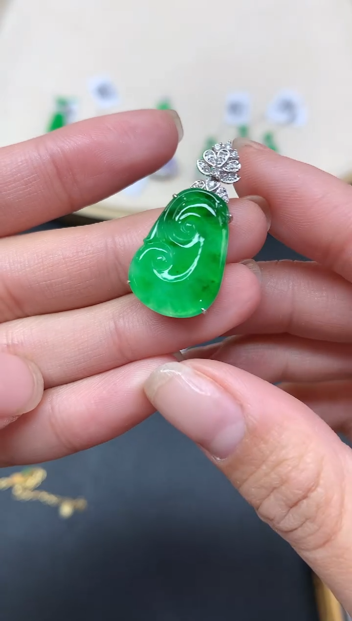【闪购商品】翡翠吊坠(不含链)18K金镶嵌A46|5980