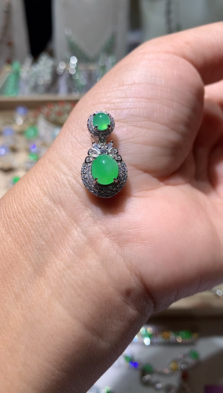 未镶嵌翡翠耳饰吊坠