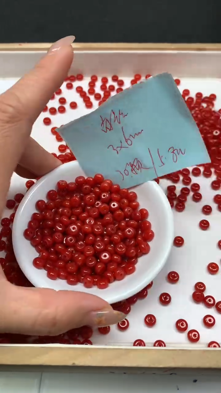 未镶嵌散珠南红玛瑙M722 保山 柿子南红算盘3*6mm30个5.8元