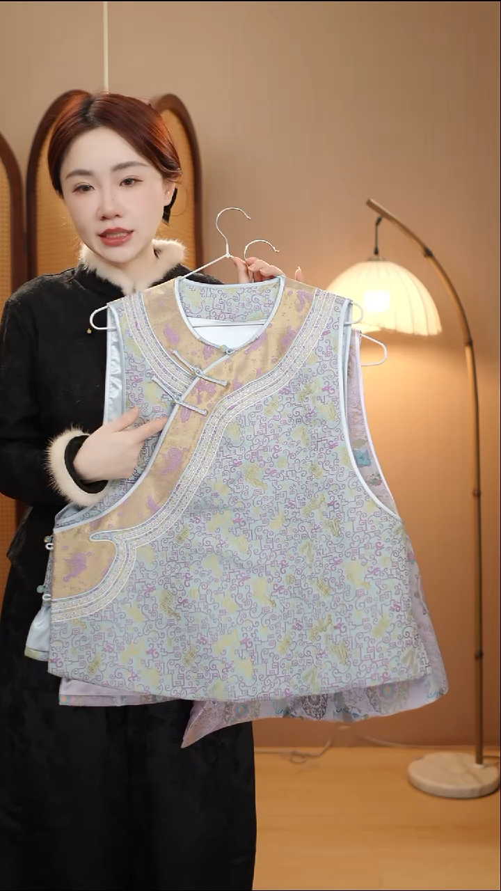 南油高定铜钱纹夹棉马甲  