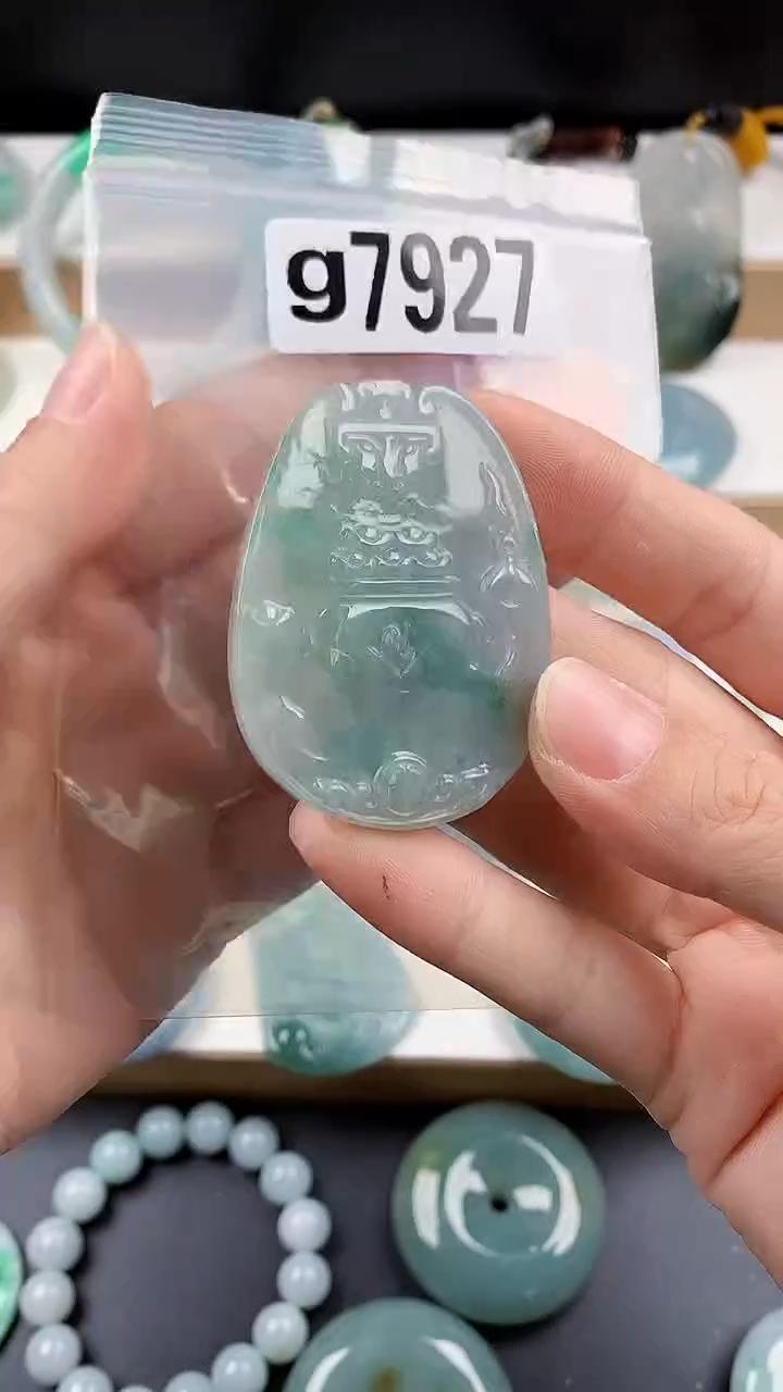 颈饰未镶嵌翡翠天然翡翠吊坠挂件