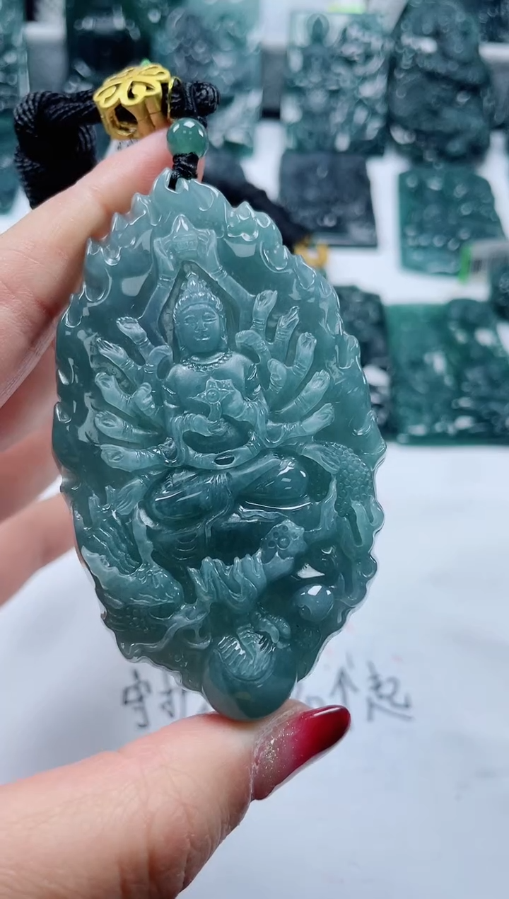 【闪购商品】翡翠颈饰未镶嵌          