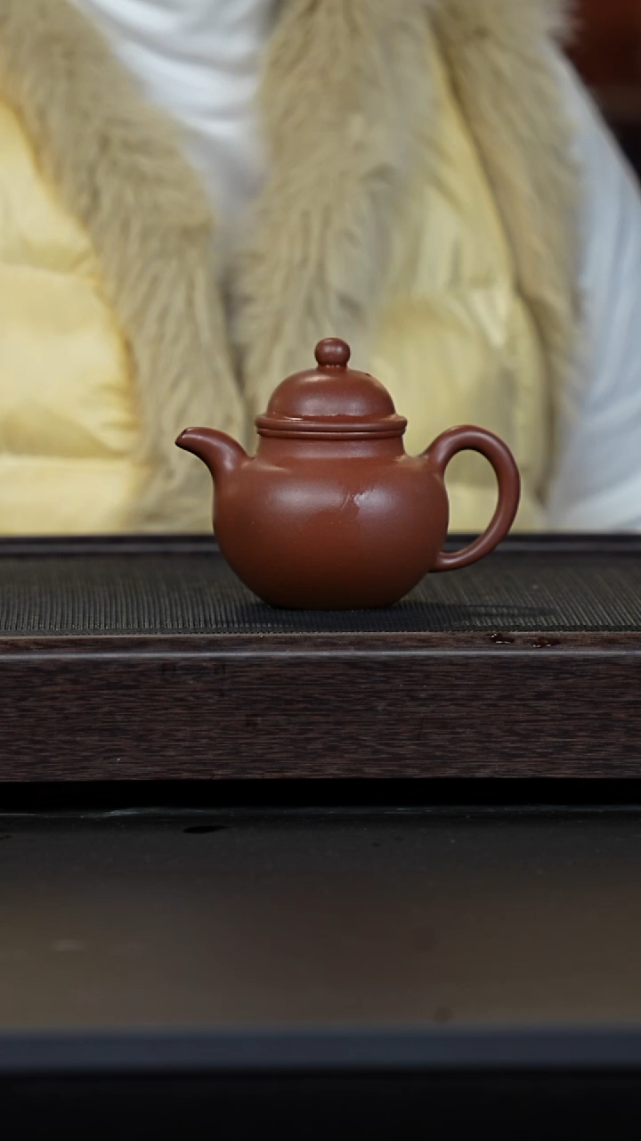 【闪购商品】紫砂茶壶红皮龙掇球