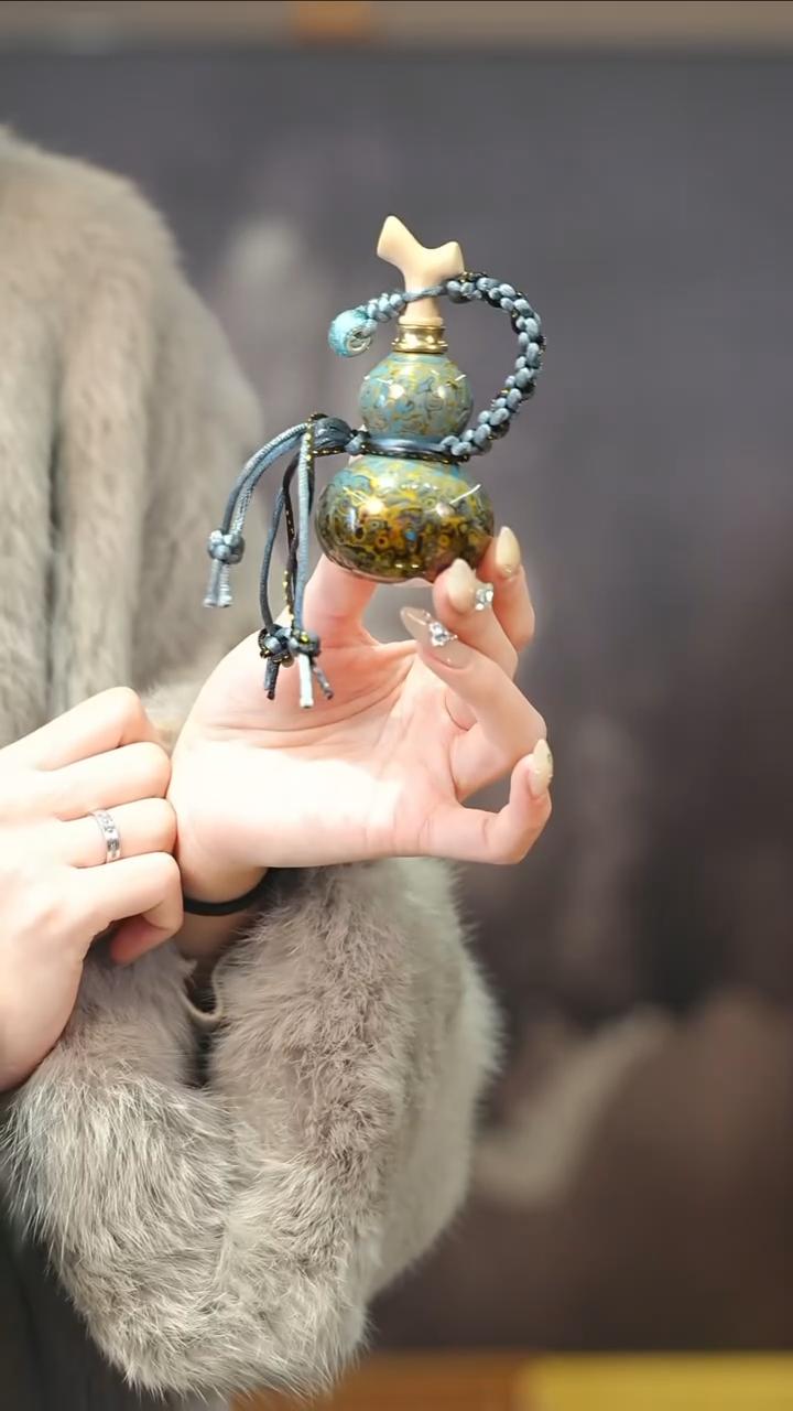 【闪购商品】XB125漆艺精致小手捻(未开口）