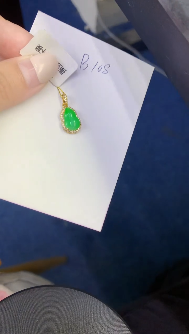 颈饰未镶嵌翡翠缅甸天然翡翠A货