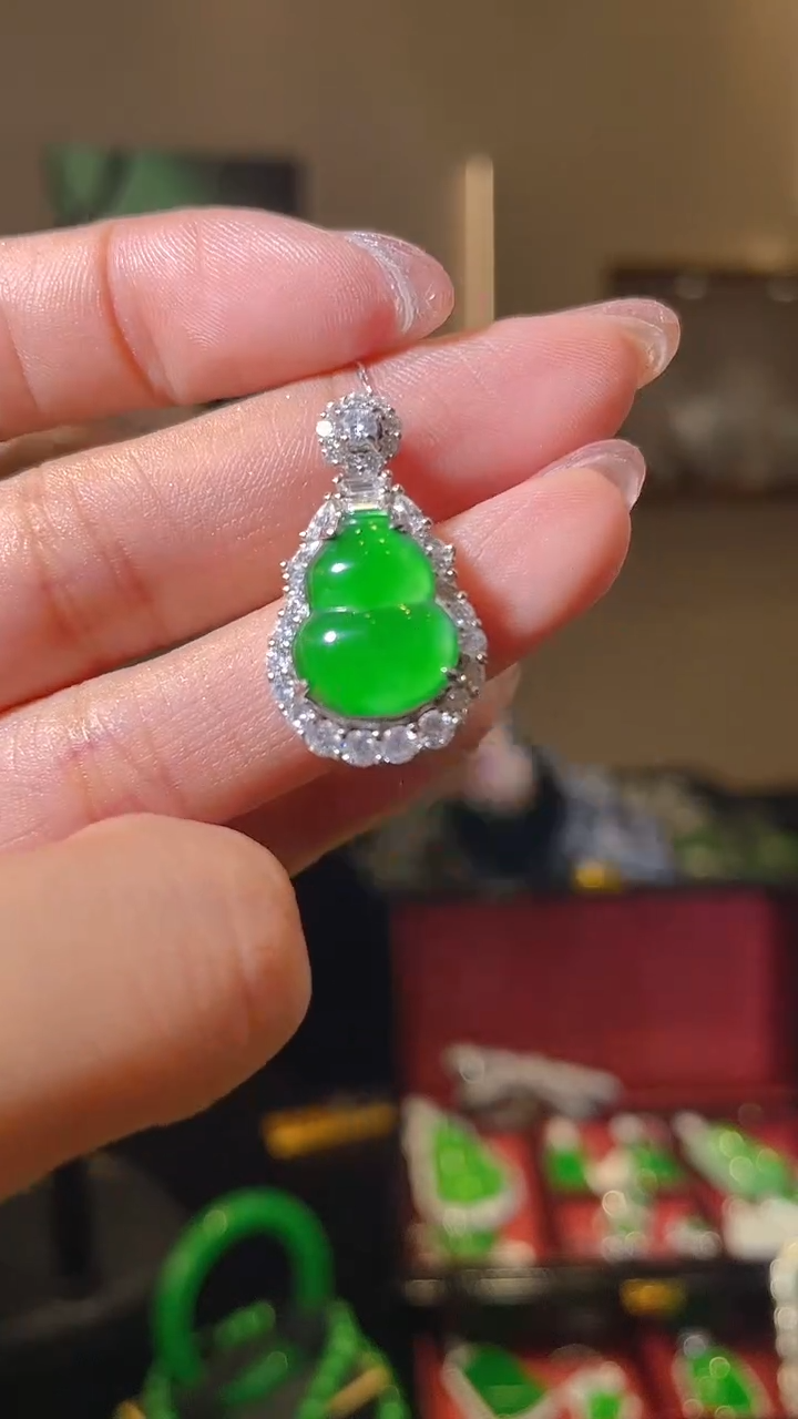 【闪购商品】翡翠吊坠(不含链)银S925镶嵌天然翡翠A货