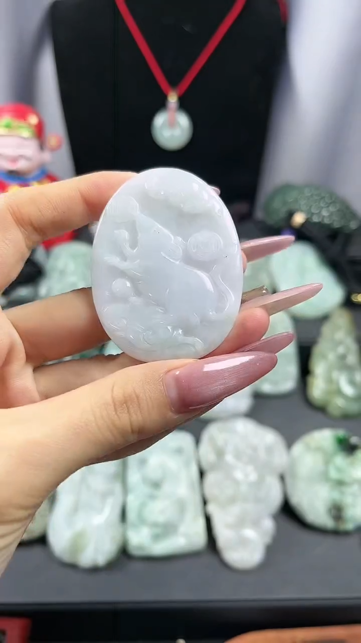 【闪购商品】翡翠颈饰未镶嵌老鼠生肖