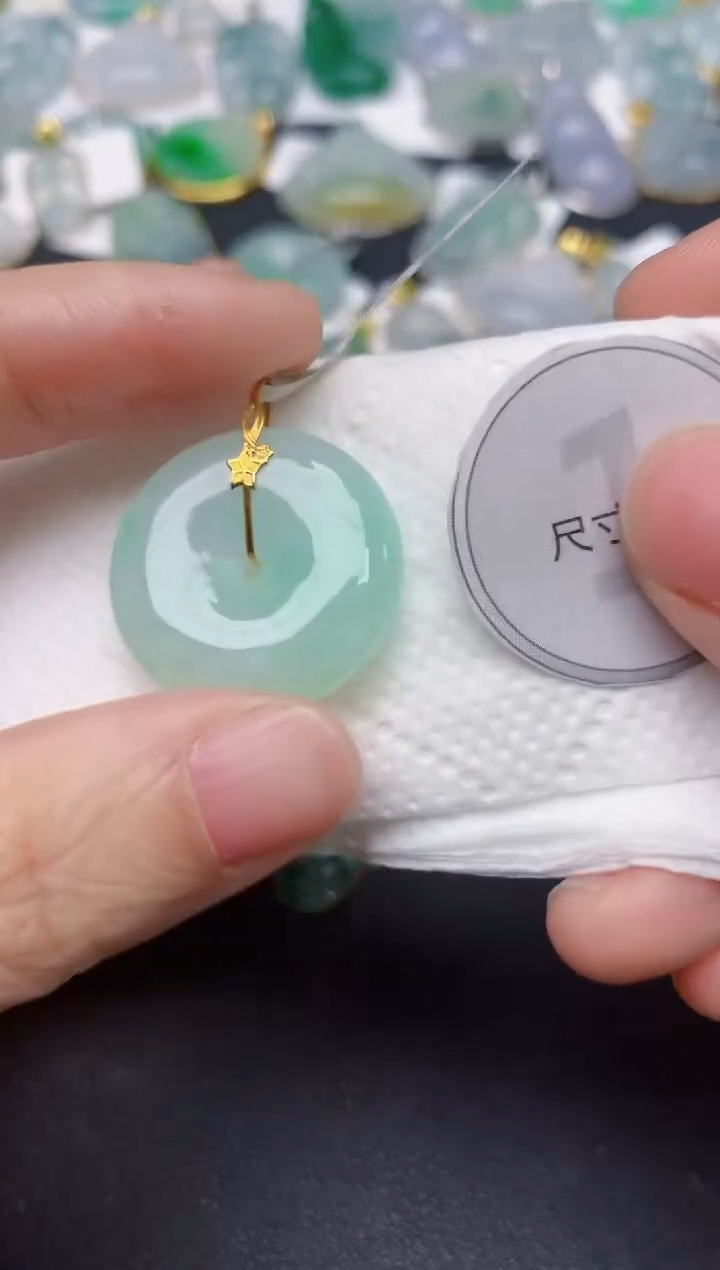 颈饰18K金镶嵌翡翠天然缅甸A货翡翠