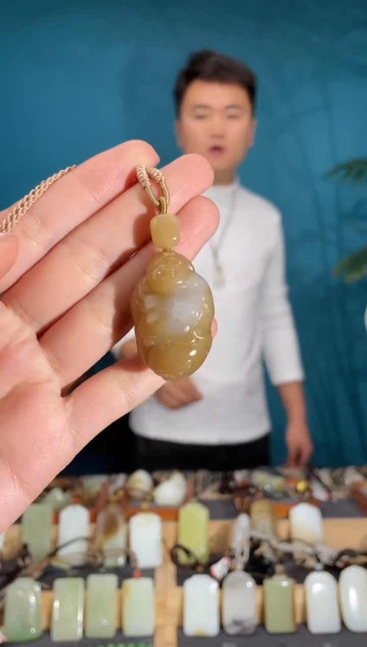 颈饰未镶嵌和田玉1