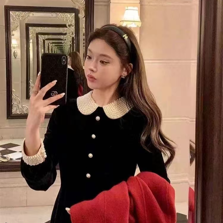 中腰长裙单排扣连衣裙女装减龄法式秋冬气质洋气网红时尚冬季