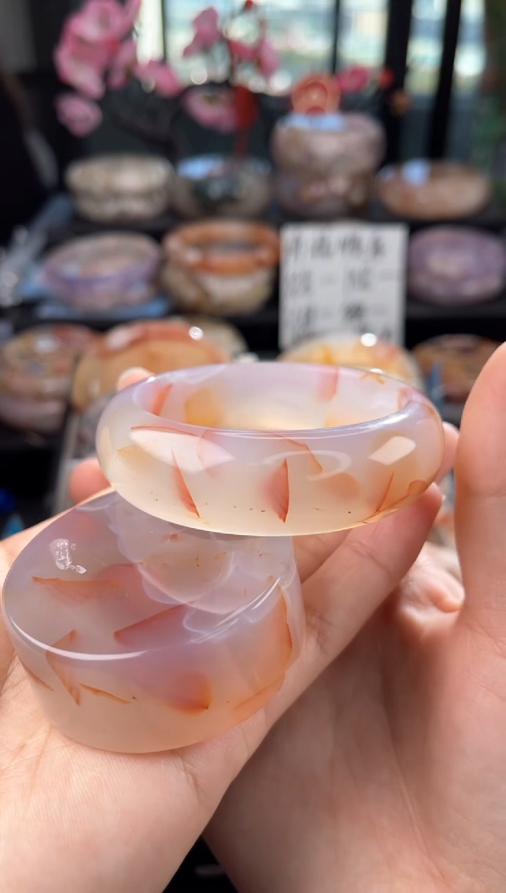 【闪购商品】石英质玉手镯未镶嵌52