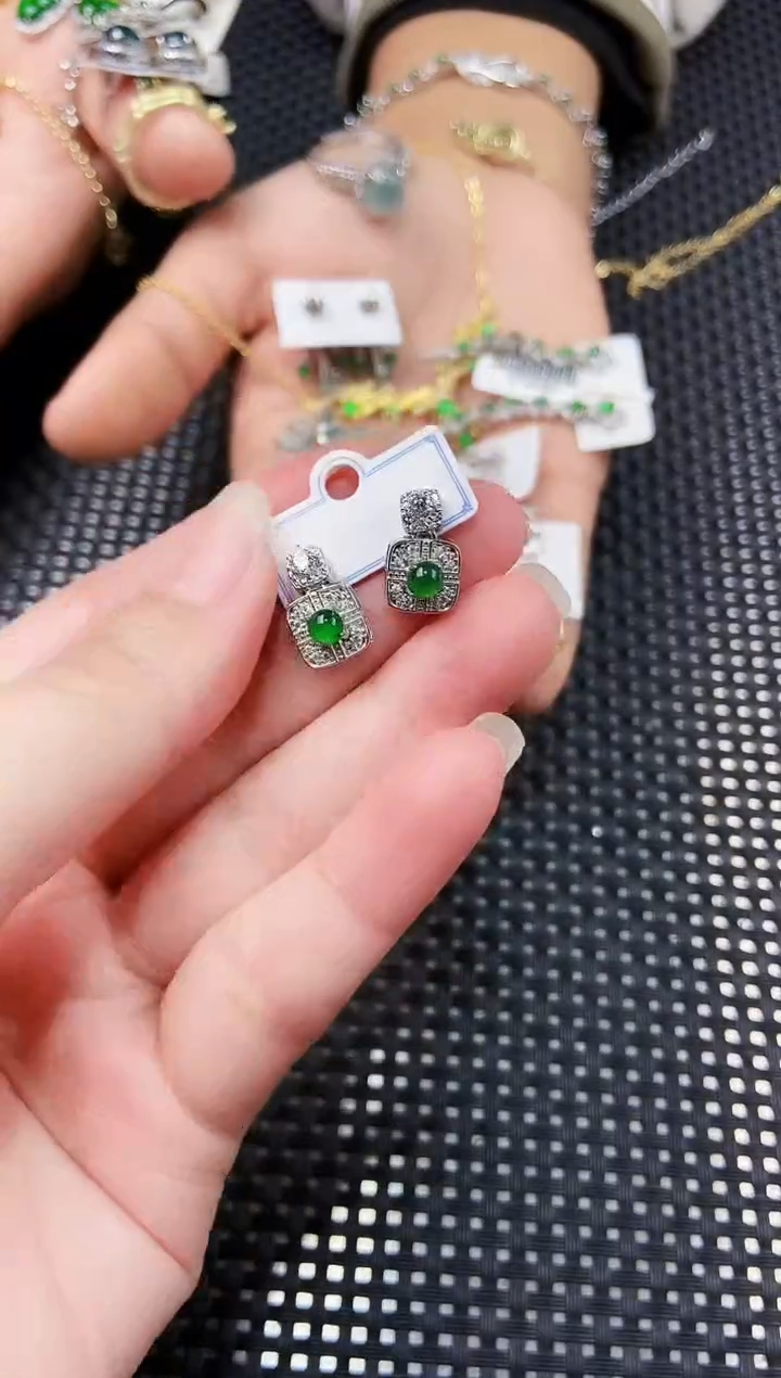 【闪购商品】翡翠耳饰未镶嵌111111111