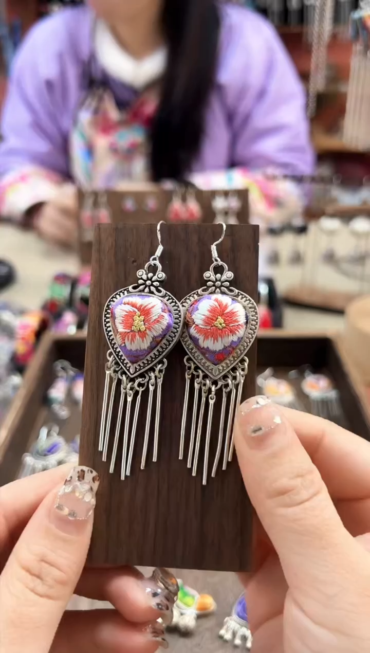 【闪购商品】织绣民族风老绣饰品484
