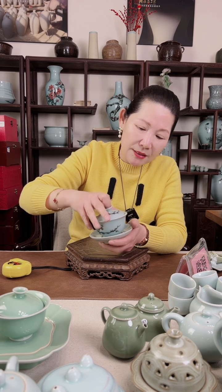 【闪购商品】杯釉中彩 梅花画 三才盖碗B