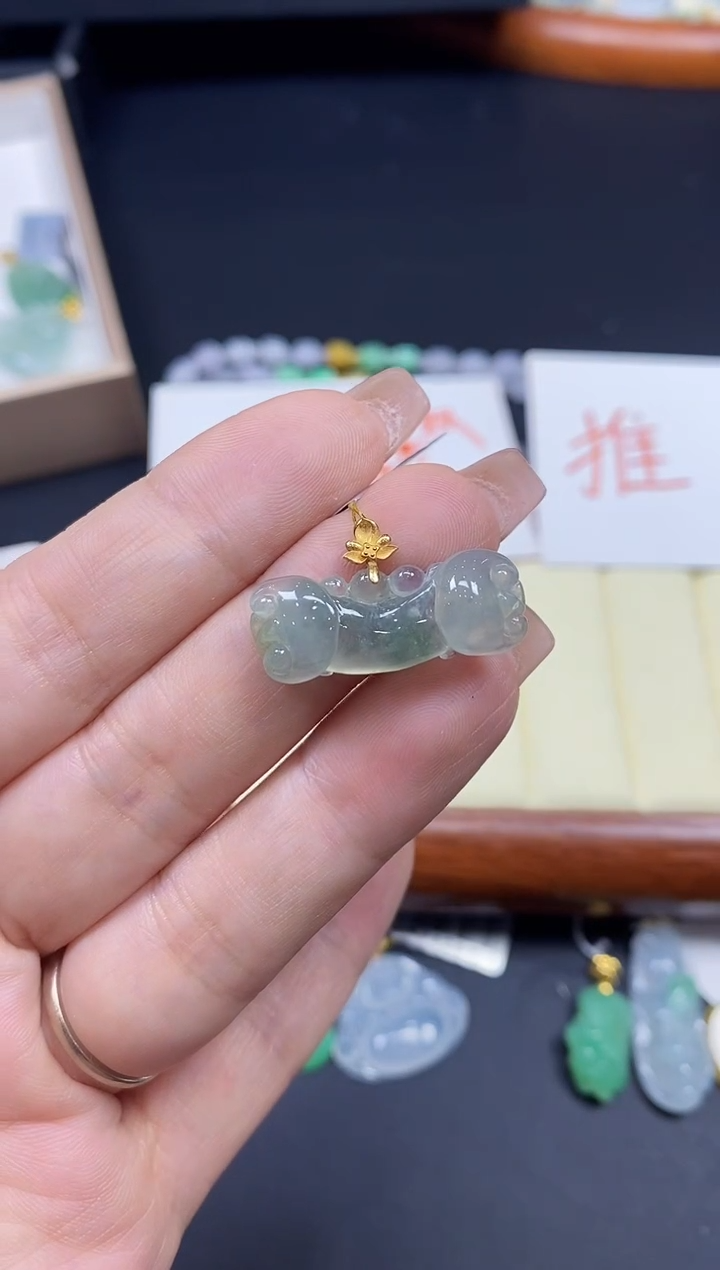 吊坠(不含链)18K金镶嵌翡翠如意18K金扣镶嵌@@CMT