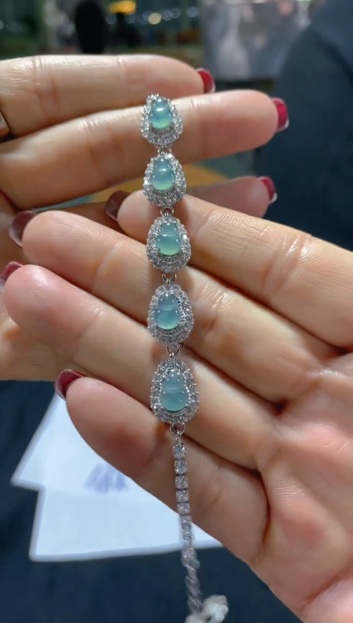 【闪购商品】翡翠颈饰未镶嵌天然A货翡翠假一罚四（多样性发货）