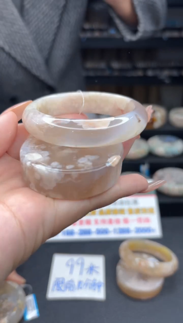 【闪购商品】石英质玉手镯未镶嵌1129（54圈赠送镯心）