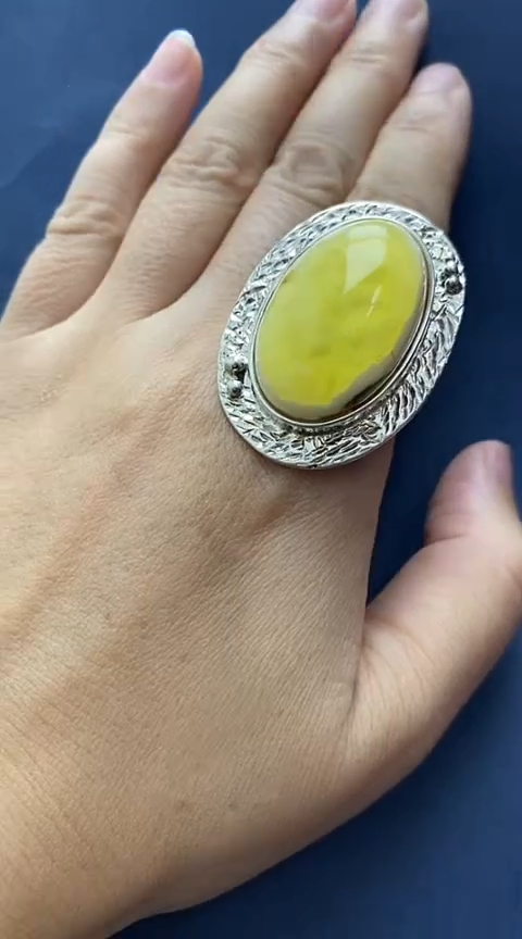 裸石琥珀未镶嵌戒指