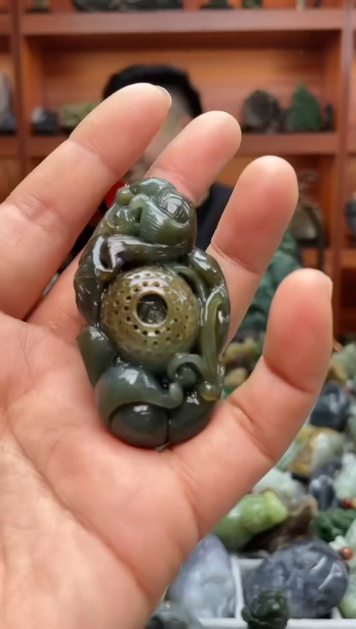 未镶嵌和田玉把件1