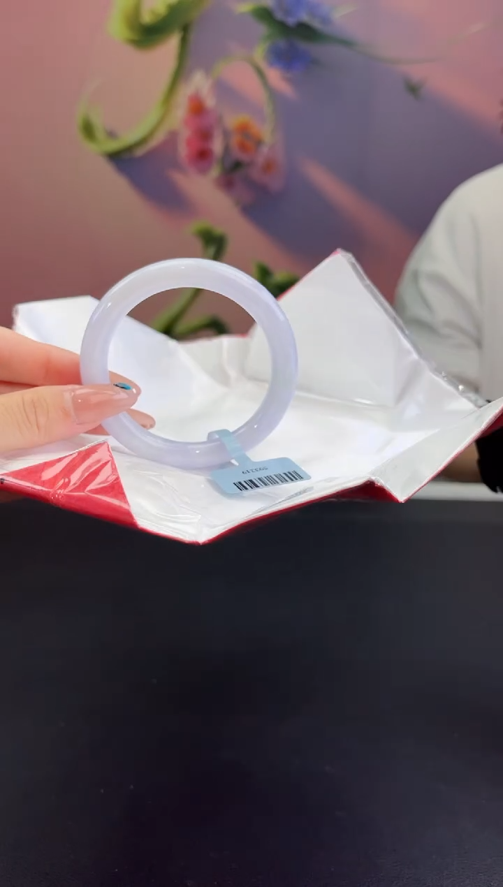 翡翠未镶嵌手镯翡翠手镯(微瑕）