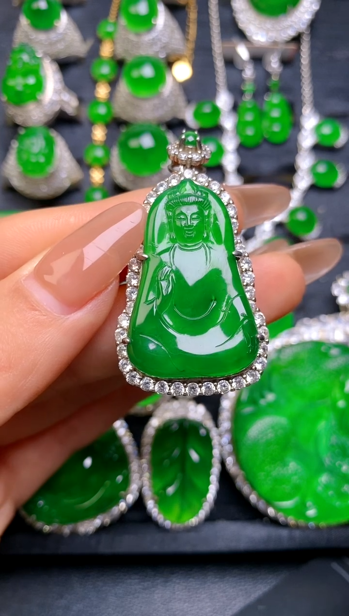 【闪购商品】翡翠吊坠(赠链)银S925镶嵌观音吊坠