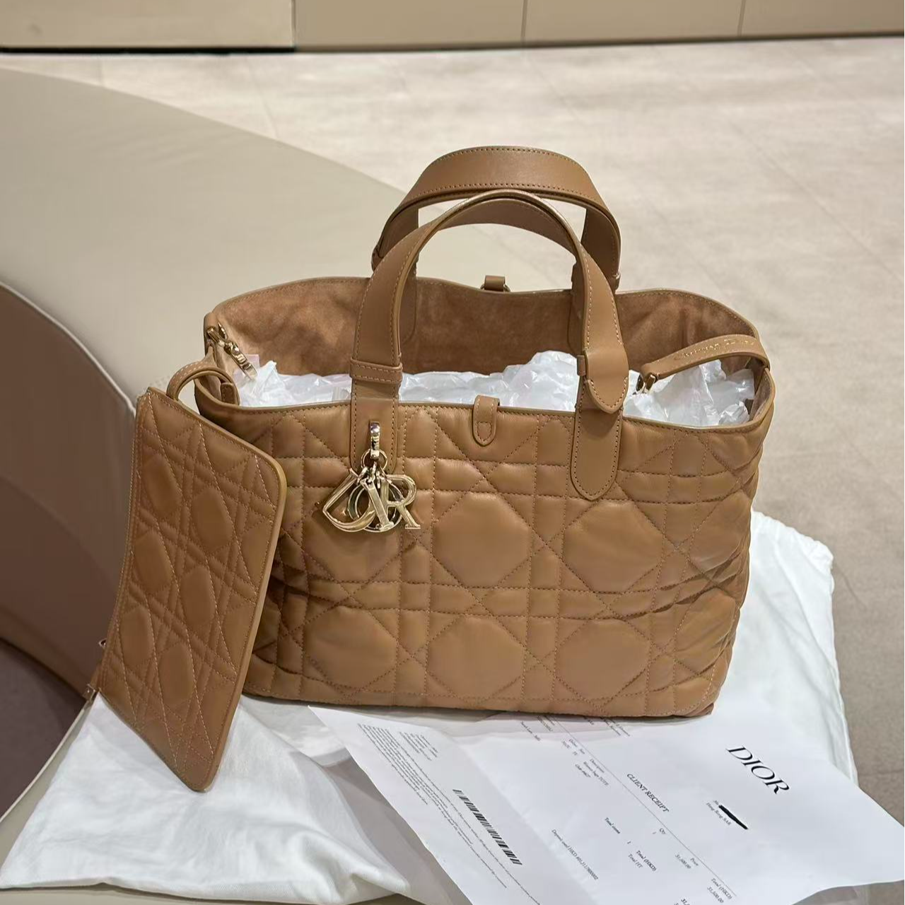 95新 DIOR/迪奥 土著 奶茶色 牛皮 淡金色五金/091624