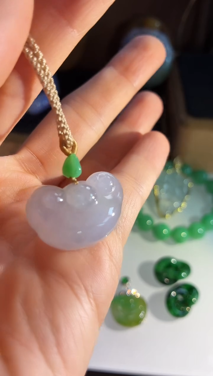 颈饰未镶嵌翡翠吊坠