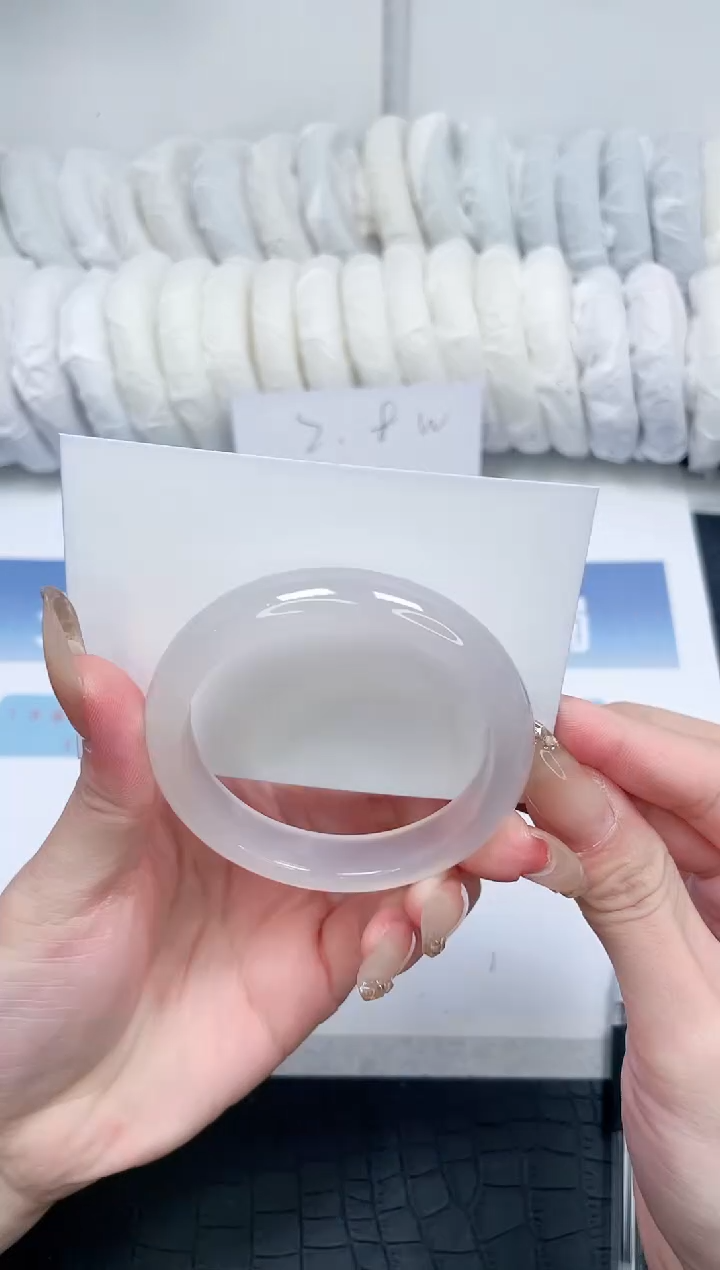 【闪购商品】石英质玉手镯未镶嵌Q230-54.7