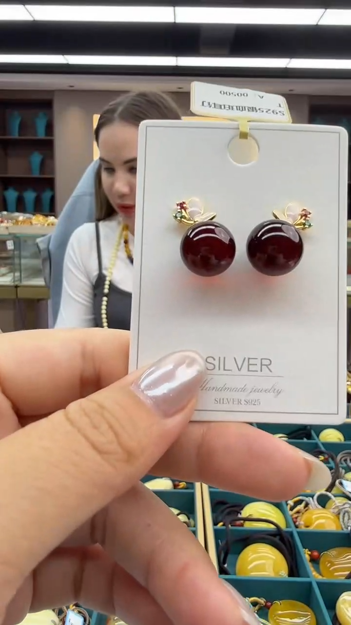 琥珀未镶嵌耳饰35秒拍号 假一罚三 