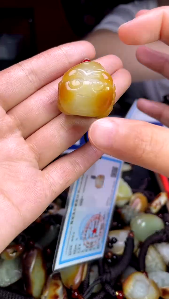 和田玉未镶嵌颈饰1