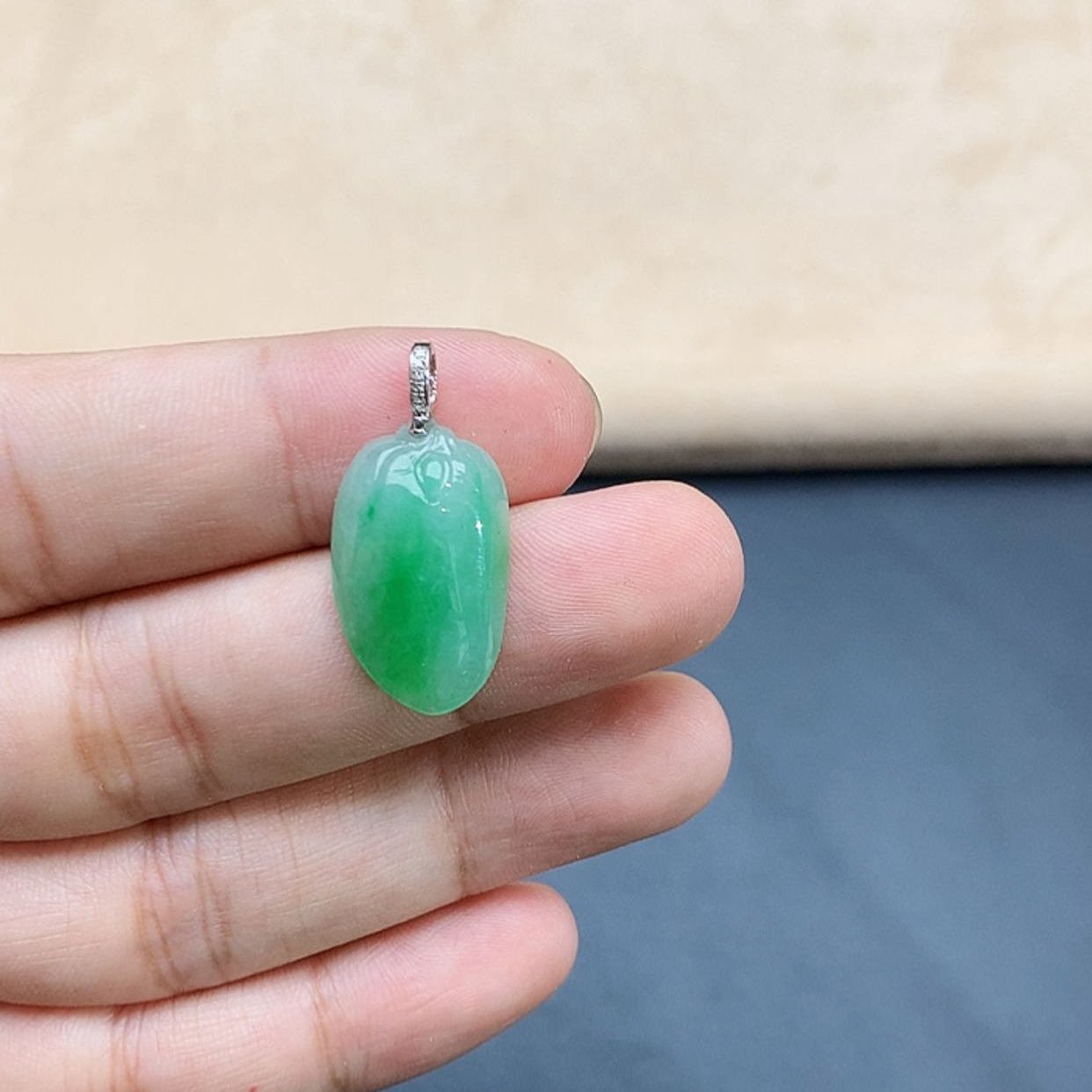 翡翠18K金福瓜吊坠-J43-5570