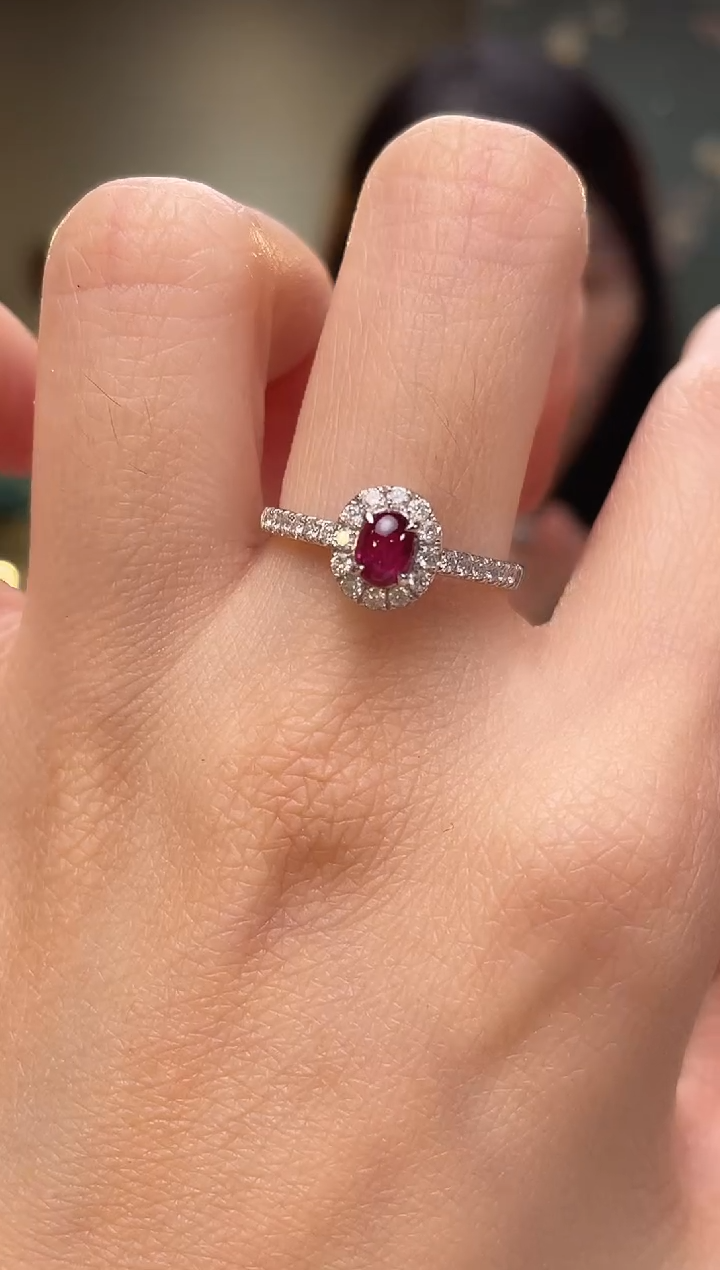 18K金镶嵌戒指红宝石主石：0.38ct