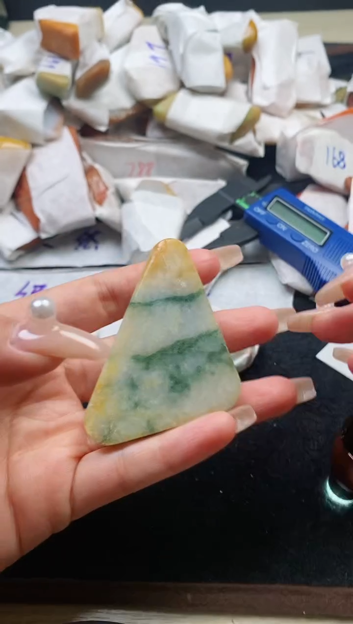 翡翠裸石翡翠挂件裸石