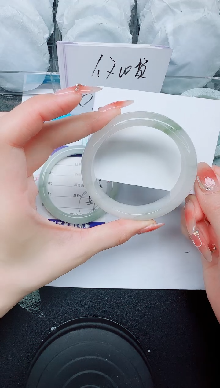 石英质玉手镯未镶嵌121/62